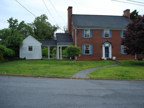 Home Sweet Home, Suite #2, near Liberty University, and Lynchburg Hospital, Deluxe Queen Size Bedroom in Lynchburg, USA