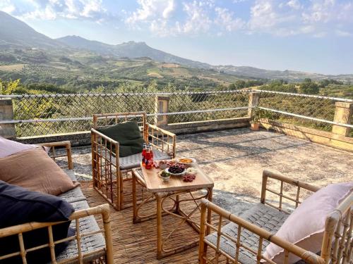 Rustic house with great views of the mountains in Brittoli