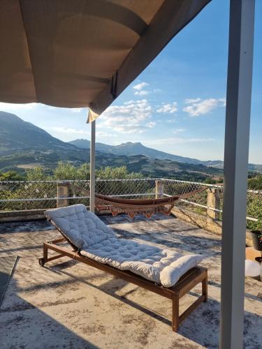 Rustic house with great views of the mountains in Brittoli