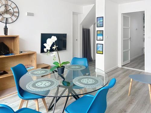 Stay & Smile Croissy, 2 parkings in Клолюжьян