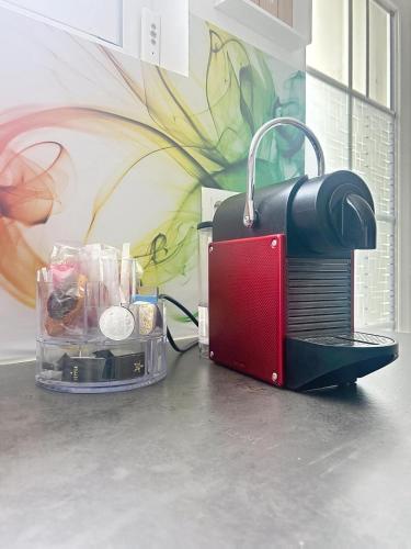 Stay & Smile Croissy, 2 parkings in Клолюжьян