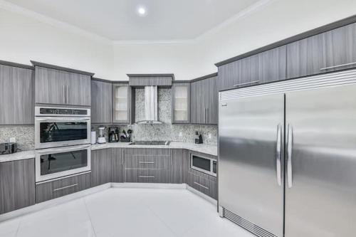 Supremacy Villa STR-6110 in Davie (FL)