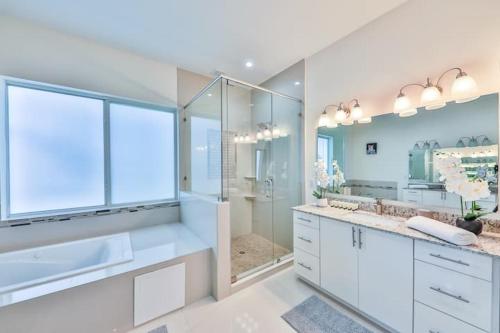 Supremacy Villa STR-6110 in Davie (FL)