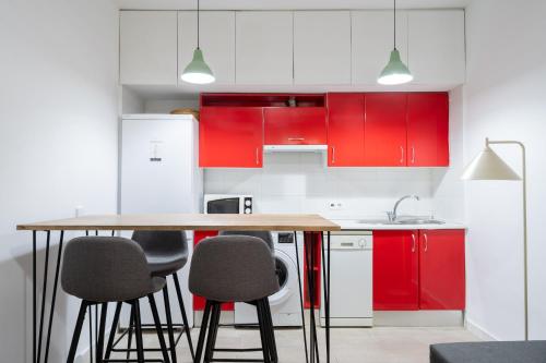 Steps to Gran Via Stylish 1BR in Chueca Alquiler Temporal - image 9