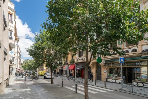 Steps to Gran Via Stylish 1BR in Chueca Alquiler Temporal - image 12
