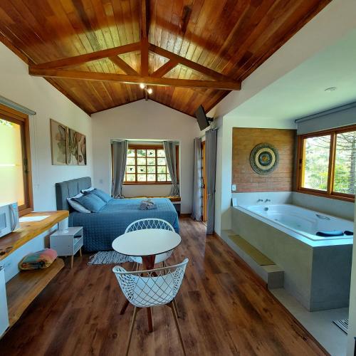 Istaba viesiem, Haya Vista Alta - Chalés (Haya Vista Alta - Chales) in Santo Antonio do Pinhal ( Sao Paulo)