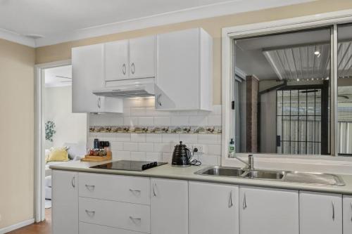 Kitchen, Lemon Tree Getaway Inn in Lemon Tree Passage