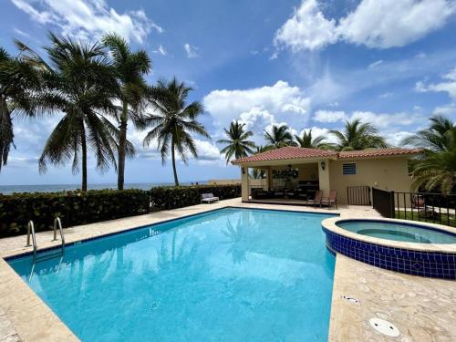 Ocean Vibes near Rincón Beachfront Access Condo – khách sạn tại Aguada