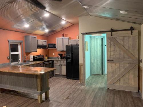 Secluded Ranch House Cabin in Eminence Ozarks in Mountain View (MO)