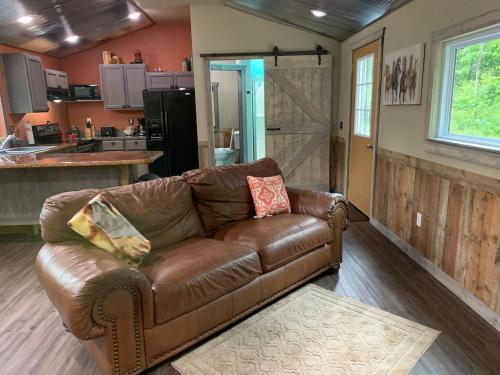Secluded Ranch House Cabin in Eminence Ozarks in Mountain View (MO)