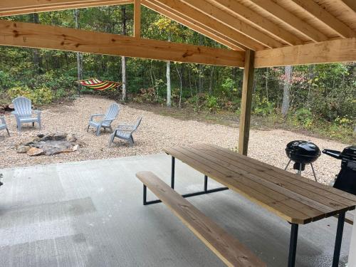 Secluded Ranch House Cabin in Eminence Ozarks in Mountain View (MO)