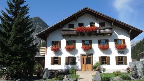  Trudis Hoamat, Pension in Bach