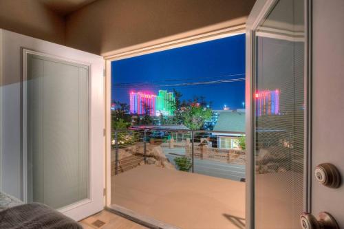 Stunning View! UNR-Groups-Deck-Reno-Minerva House – khách sạn tại West University