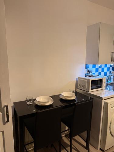 Cosy Studio Flat - image 9