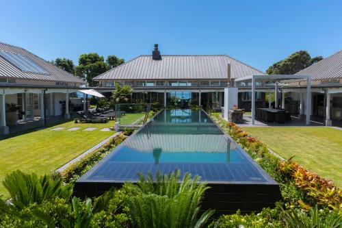 St Georges By The Sea in Okato