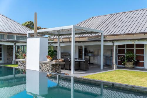 St Georges By The Sea in Okato