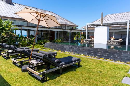 St Georges By The Sea in Okato