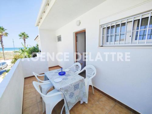 Apartamento Renovado con Terraza en Peñíscola - ES-389-35 - image 2