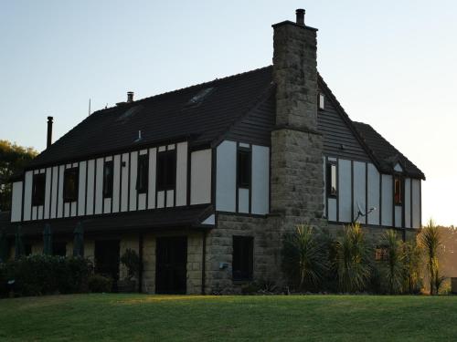 A szálláshely kívülről, Onetai Estate in Hikutaia