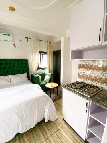 kuhinja, Abu Dhabi CC Hotel in Limbe