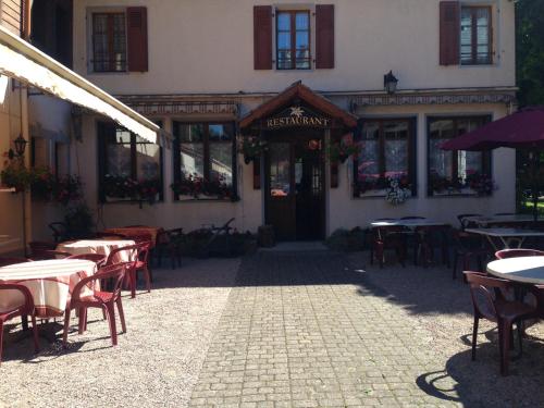 Erkély/terasz, Les Touristes in Abondance