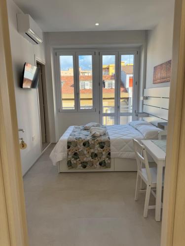 Mini Mono Cliniche & Ospedale Civile a piedi - Osilo