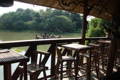 Restaurant, Baan Suan Jantra Home Stay near Khun Korn Waterfall