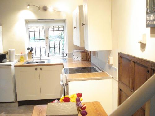 Fosbroke Cottage 3