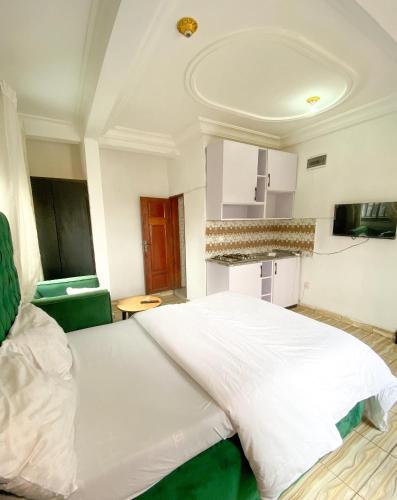 Pogled, Abu Dhabi CC Hotel in Limbe