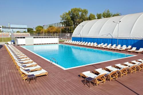Premium Wellness Institute - Tap to explore photos
