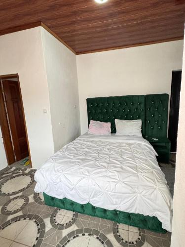 Pogled, Abu Dhabi CC Hotel in Limbe