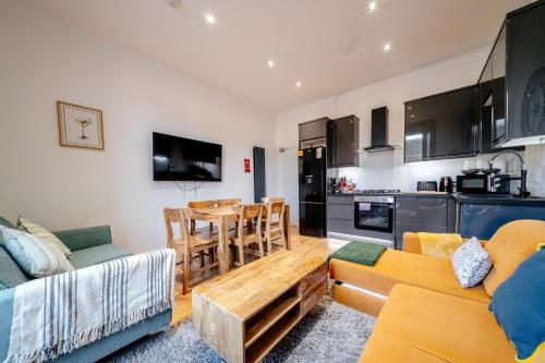 Duplex Penthouse - 10 Guests 7 Beds 15' Centre – khách sạn tại Newington