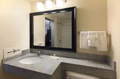 Days Inn by Wyndham Norman in Norman, USA