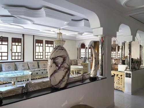 Grand Andalusian Villa Private Garage and Garden in Habbous