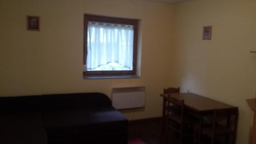 1 double bed, 1 twin bed