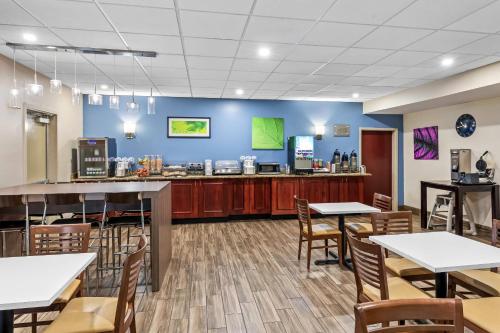 Sleep Inn & Suites Hiram - image 11