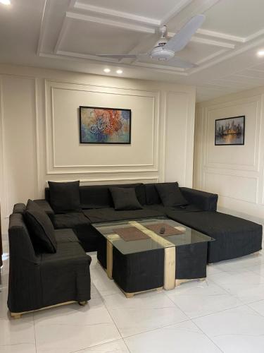 Perfect for Families 2BHK Apartment with 3 Beds - image 4
