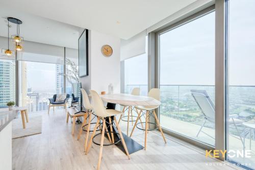 Spectacular Marina Views Luxurious Two Bedroom - image 13
