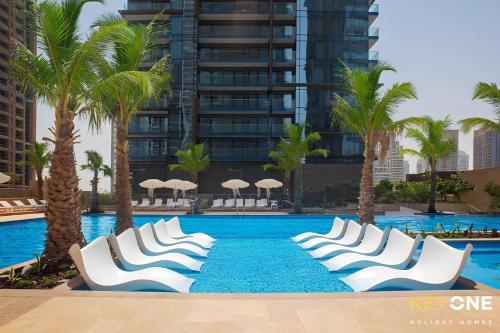 Spectacular Marina Views Luxurious Two Bedroom - image 4