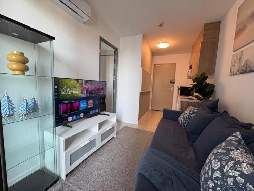 0 m. from BTS Udom Suk! (Ideo Mix Sukhumvit 103) - image 13
