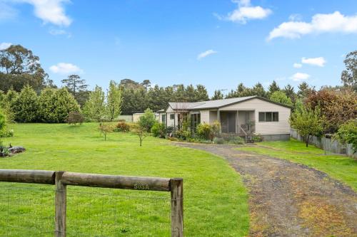 Country Getaway on the edge of the Yarra Valley 503a Yan Yean road Yarrambat in Diamond Creek