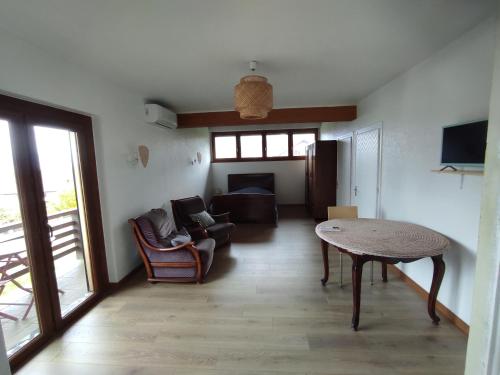 Appartement f1 en maison calme in Amancy