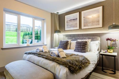 Зовнішній вигляд готелю, Arran Shores Luxury Shorefront Garden Terrace Apartment 6 in Лемлеш