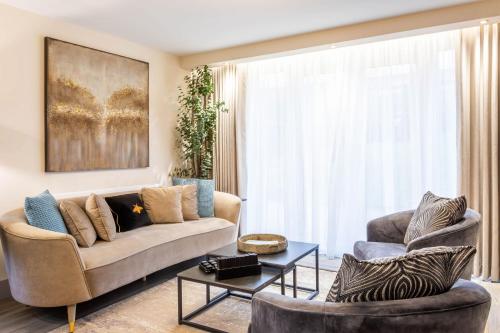 Зовнішній вигляд готелю, Arran Shores Luxury Shorefront Garden Terrace Apartment 6 in Лемлеш