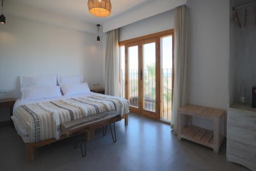 Blue Waves Surf House - Anza I Room Type - Deluxe Double Room with Sea View