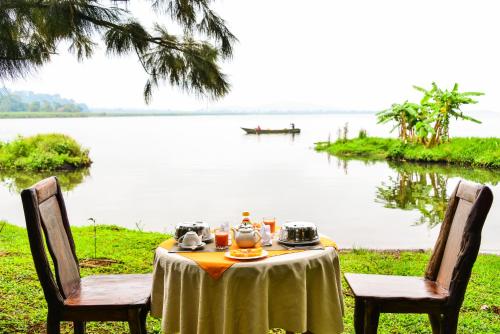 Nas proximidades, Serenada Eco Resort in Mukono