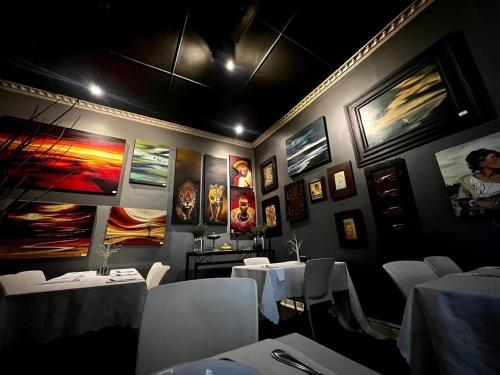 44 on Ennis Guest Lodge and Restaurant -