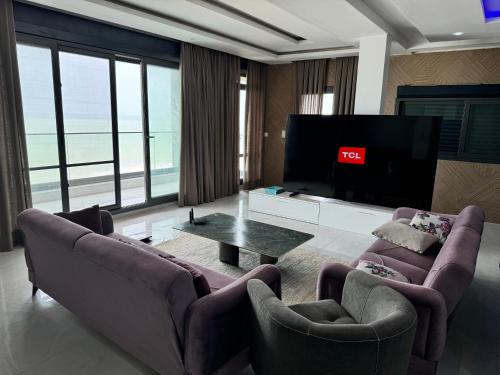 OceanView Ndayane by BlueHorizons Homes - Villa pieds dans l'eau, piscine in Ndayane