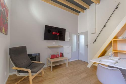Cosy et Atypique duplex 5min métro Gare Oullins - Location saisonnière - Oullins-Pierre-Bénite