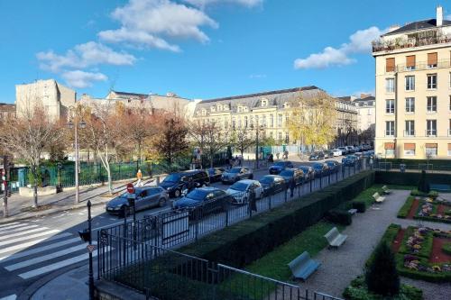 100 m with Seine view Marais near Notre-Dame - image 8